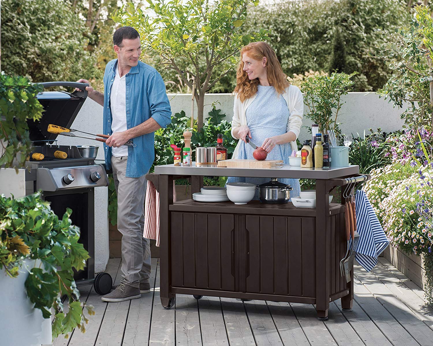 How to Make Backyard Barbecue Fun and Easy