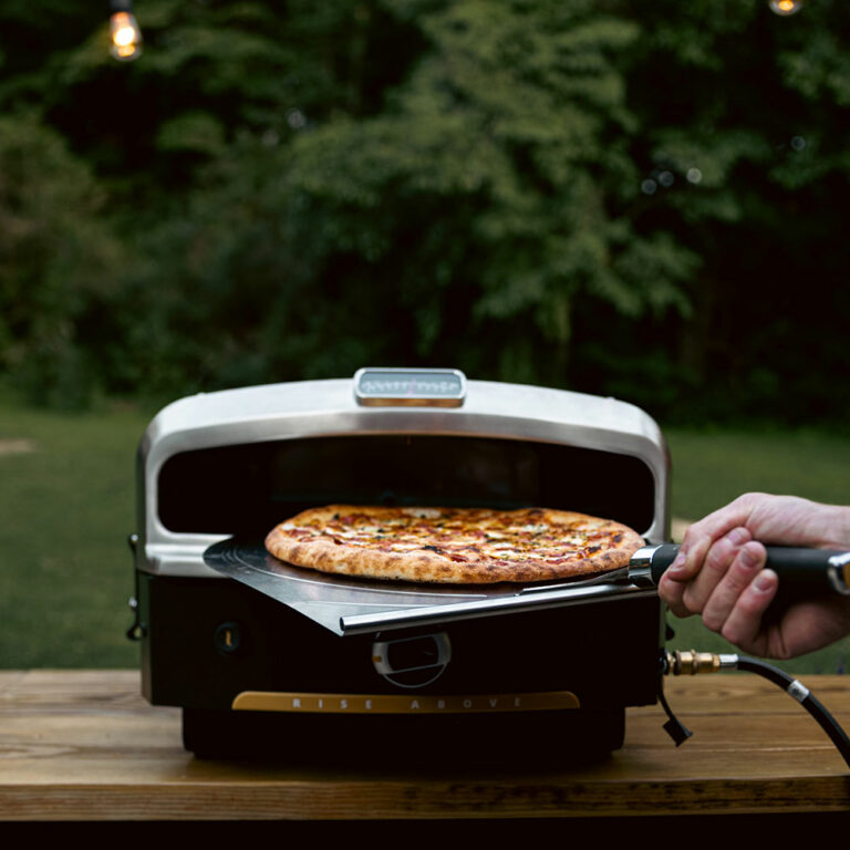 Halo Versa 16" Outdoor Pizza Oven Lifestyle