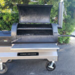 Used Yoder Smokers YS1500 Silver Competition Pellet Grill With 3-Tier Grate & Cover